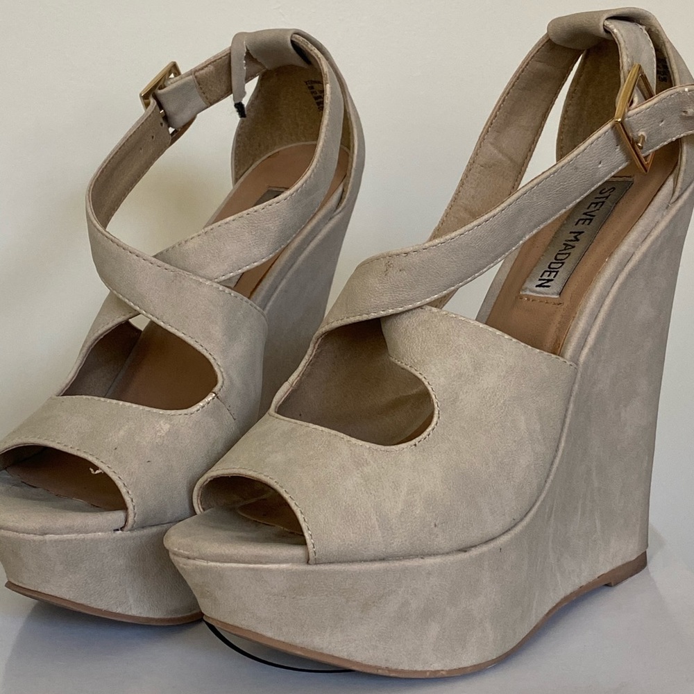 Steve Madden Xternal Wedge Sandal Sz 6